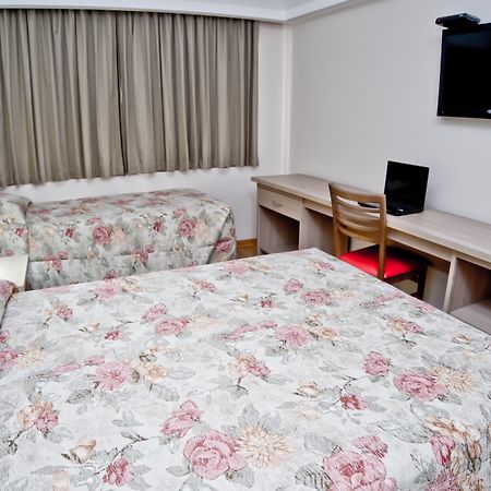 Hotel Golden Park Curitiba By Nacional Inn Екстер'єр фото