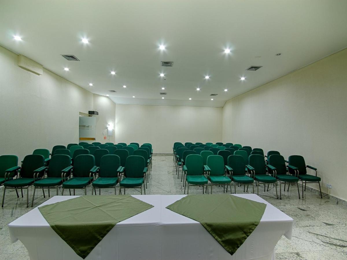 Hotel Golden Park Curitiba By Nacional Inn Екстер'єр фото