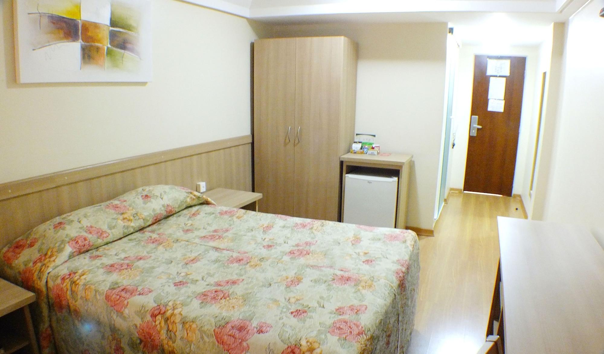 Hotel Golden Park Curitiba By Nacional Inn Екстер'єр фото
