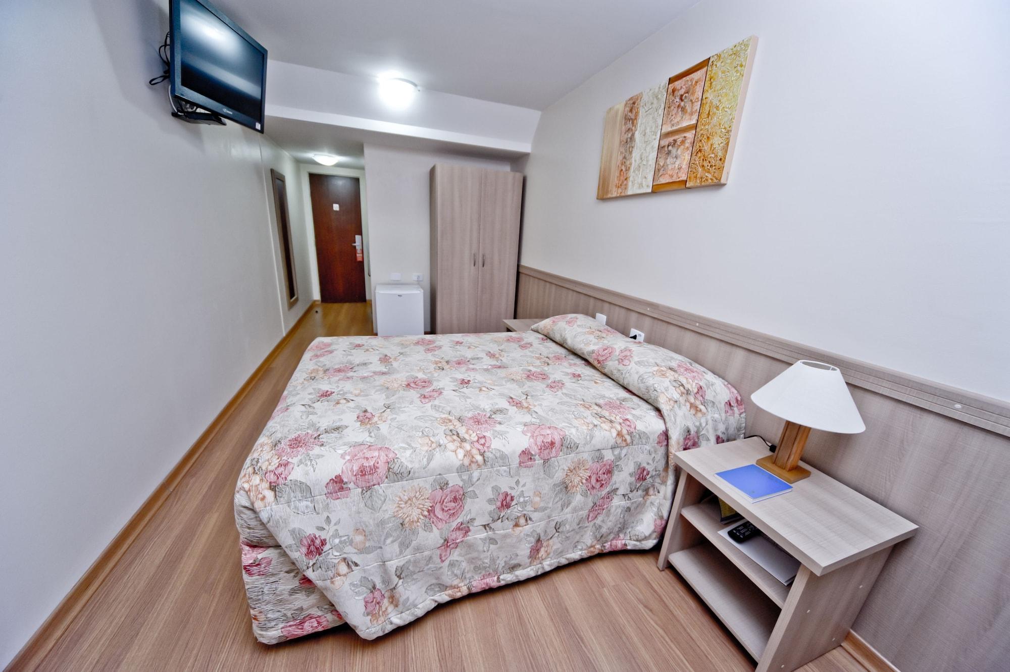 Hotel Golden Park Curitiba By Nacional Inn Екстер'єр фото