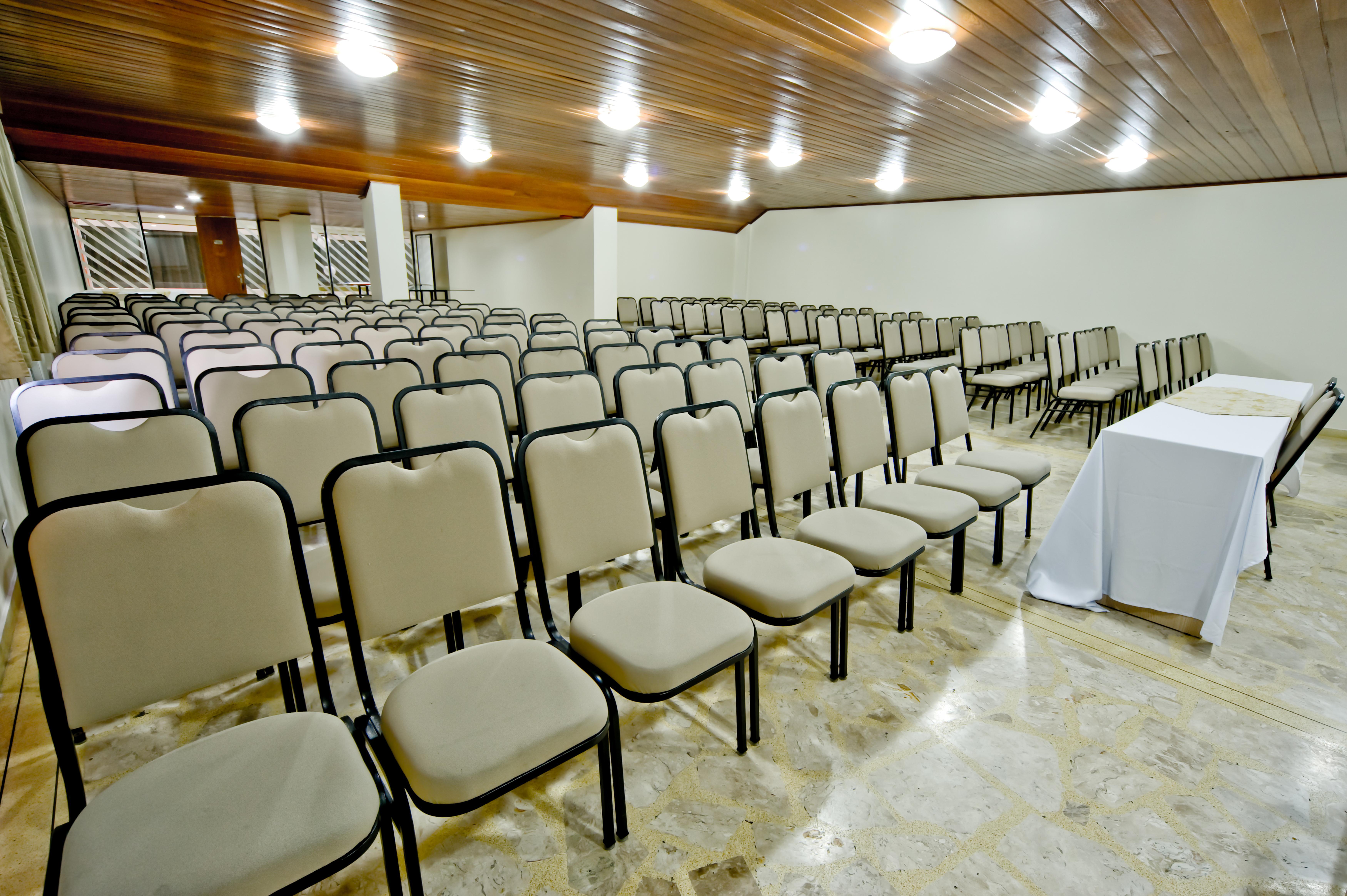 Hotel Golden Park Curitiba By Nacional Inn Екстер'єр фото
