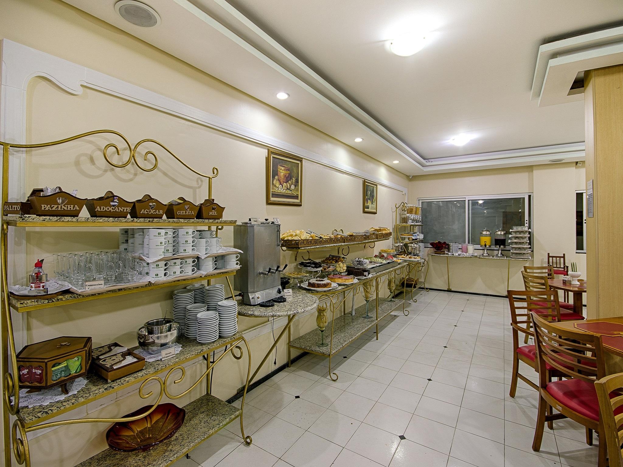 Hotel Golden Park Curitiba By Nacional Inn Екстер'єр фото