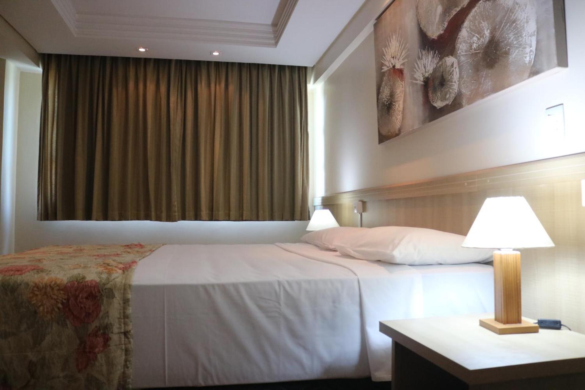 Hotel Golden Park Curitiba By Nacional Inn Екстер'єр фото