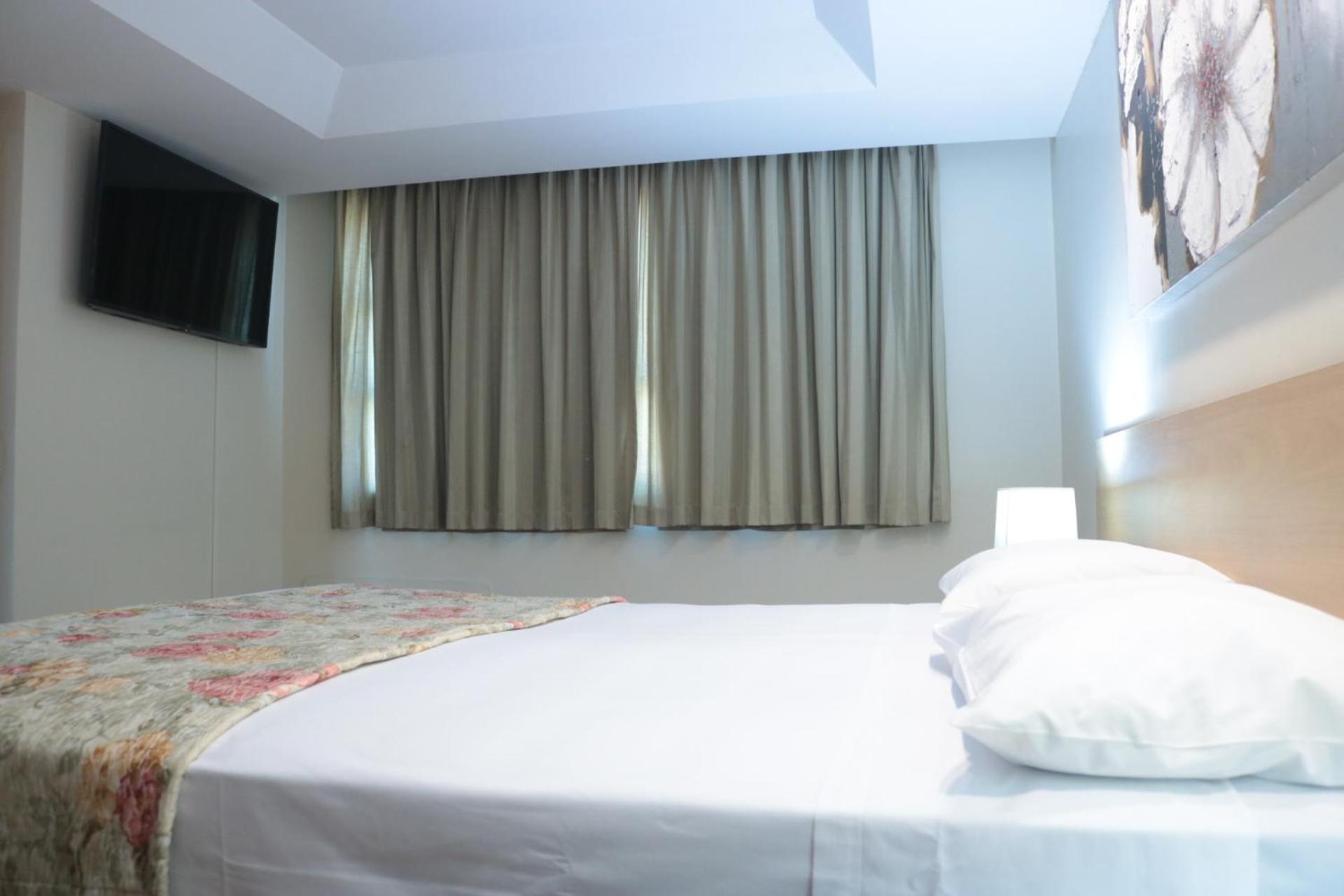 Hotel Golden Park Curitiba By Nacional Inn Екстер'єр фото