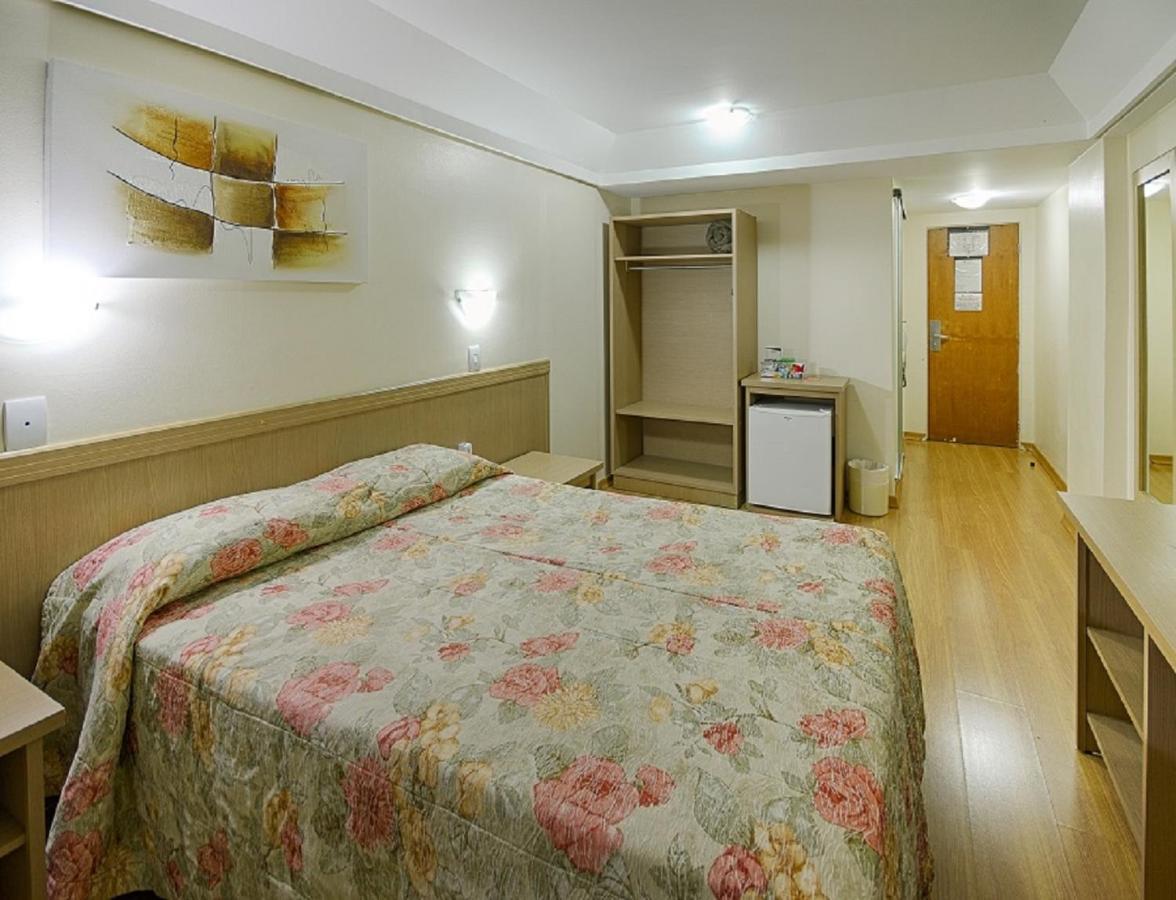 Hotel Golden Park Curitiba By Nacional Inn Екстер'єр фото