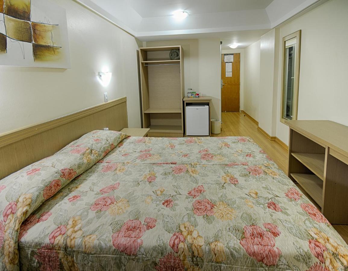 Hotel Golden Park Curitiba By Nacional Inn Екстер'єр фото